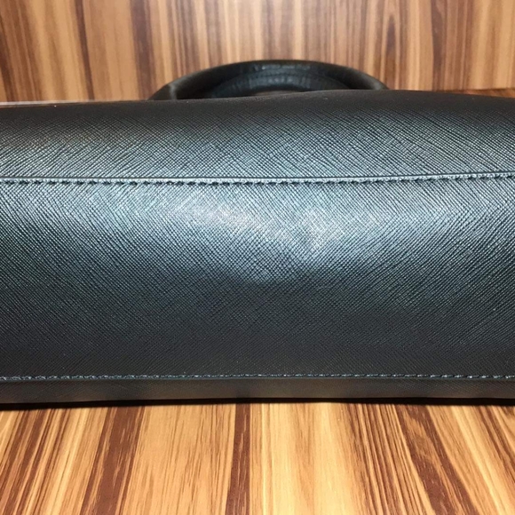 Liz Claiborne purse - Picture 3 of 4